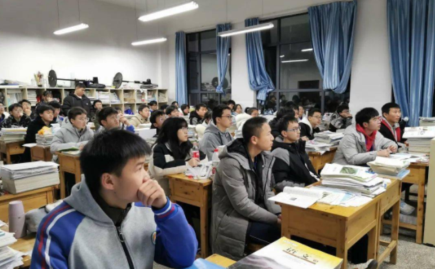 每一位师生的共同努力需要在日常的教育教学实践中不断积淀和